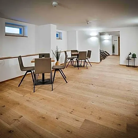 Hotel Schloss Haindorf 3*